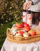 Folk & Flora Raspberry kroglica za kopel 130 g