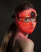 FOREO FAQ™ 202 naprava za glajenje in odpravo gub z LED-osvetlitvijo 1 kos