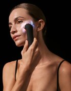FOREO FAQ™ 402 dvojna mikrotokovna naprava za toniranje z rdečo svetlobo LED 1 kos