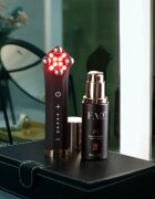 FOREO FAQ™ 402 dvojna mikrotokovna naprava za toniranje z rdečo svetlobo LED 1 kos