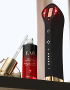 FOREO FAQ™ 502 napredna naprava za revitalizacijo in pomladitev kože s svetlobo LED in NIR 1 kos
