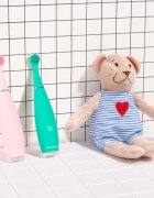 FOREO ISSA™ 4 Baby električna zobna ščetka za otroke od rojstva do 3 let Pearl Pink 1 kos