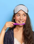 FOREO ISSA™ 4 Smile električna zobna ščetka od 5 let Enchanted Violet 1 kos