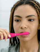 FOREO ISSA™ 4 Smile električna zobna ščetka od 5 let Wild Strawberry 1 kos