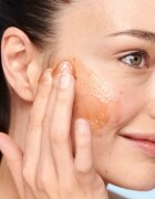 fresh Sugar Strawberry Face Wash eksfoliacijski čistilni gel 125 ml