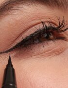 Gabriella Salvete Everlasting vodoodporno tekoče črtalo za oči v peresu odtenek Black 06 ml