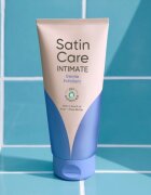 Gillette Satin Care Intimate nežni piling za urejanje bikini linije 177 ml