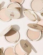 GOSH COPENHAGEN BB matirajoči puder odtenek 04 Beige 6.5 g