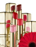 GUERLAIN KissKiss Shine Bloom šminka z bleščečim finišem odtenek 521 Kiss to Say 3.5 g
