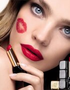 GUERLAIN KissKiss Tender Matte dolgoobstojna šminka z mat učinkom odtenek 770 Desire Red 2.8 g