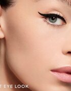 GUERLAIN Noir G Graphic Liner tekoče črtalo v peresu vodoodporno odtenek 01 Black 055 ml