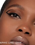 GUERLAIN Noir G Graphic Liner tekoče črtalo v peresu vodoodporno odtenek 01 Black 055 ml