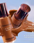 GUERLAIN Terracotta Le Teint Glow tekoči puder z učinkom osvetljevanja za naraven videz odtenek 6W Warm 35 ml