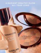 GUERLAIN Terracotta Light posvetlitveni bronz puder omejena izdaja odtenek 03 Medium Warm 10 g