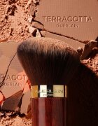 GUERLAIN Terracotta Light Powder Brush čopič za ličenje Kabuki 1 kos