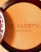 GUERLAIN Terracotta Luminizer posvetlitveni bronz puder odtenek 01 Warm Gold 7 g