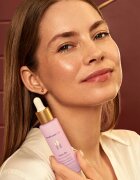 Health Labs Care Slow On gladilni serum za hidracijo in posvetlitev kože s peptidi 30 ml