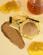 I Heart Revolution Honey Bear kompaktni pudrasti osvetljevalec 5 g