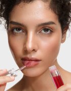 Inglot Juicy Lips Smoothing Lip Oil vlažilno olje za ustnice odtenek Wild Strawberry 4 ml