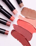 IsaDora Glossy Balm Hydrating Stylo barvni vlažilni balzam za ustnice odtenek 41 Pink Silk 1.6 g
