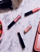 IsaDora Glossy Balm Hydrating Stylo barvni vlažilni balzam za ustnice odtenek 41 Pink Silk 1.6 g