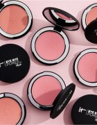 IT Cosmetics Bye Bye Pores Blush rdečilo odtenek Je Ne Sais Quoi 5.44 g