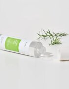 iUnik Tea Tree pomirjajoči tonik za občutljivo k aknam nagnjeno kožo 200 ml
