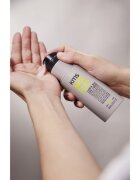KMS Hair Play Liquid Wax vosek za lase za fiksacijo in obliko 100 ml