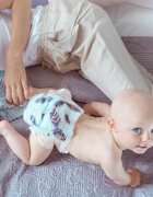 Kolorky Day Feathers ekološke plenice za enkratno uporabo velikost L 8-13 Kg 19 kos