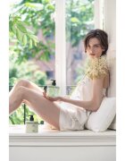 KUNDAL Objet Moist Gleam Body Wash parfumirani gel za prhanje za intenzivno vlažnost z vonjem Glowing Orchard 450 ml