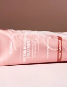 KUNDAL Protein Bonding Care Treatment kompleksna nega za suhe in poškodovane lase z vonjem Violet Muguet 250 ml