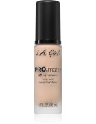 L.A. Girl Cosmetics PRO. Matte HD dolgoobstojen tekoči puder z mat učinkom odtenek Natural 30 ml