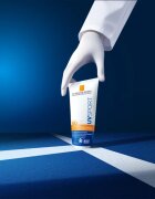 La Roche-Posay Anthelios UV Sport Sweat & Wet Pro-Resistance Lotion vodoodporna zaščitna krema za športnike SPF 50+ 200 ml