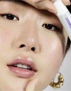 Labello Glowy Lips vlažilni balzam za ustnice s hialuronsko kislino 10 ml