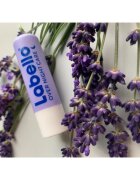Labello Over Night Care regeneracijski balzam za ustnice s sivko 4.8 g