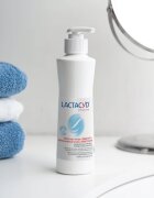 Lactacyd Pharma emulzija za intimno higieno with Prebiotic 250 ml