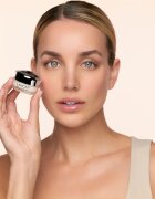 LANCER GRAVITY DEFYING Eye Cream krema za učvrstitev kože okoli oči z učinkom liftinga 15 ml