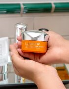 LANCER INSTANT BRIGHTENING BOOSTER krema za posvetljevanje za obraz z vitaminom C 50 ml