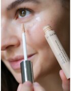 Lumene Blur Longwear tekoči korektor odtenek Medium 9 ml