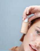 Lumene Invisible Illumination Vegan Collagen Serum in Foundation lahki tekoči puder s hranilnim učinkom SPF 30 1.5 30 ml