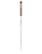 Luvia Cosmetics Elegance Pointed Crease Brush okrogel čopič za senčila za oči 330 1 kos