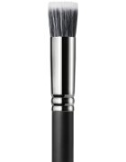 MAC Cosmetics Brush 130S Short Duo Fibre majhen čopič za nanašanje tekočih kremnih in pudrastih izdelkov 1 kos