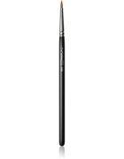 MAC Cosmetics Brush 209 Synthetic Eyeliner Brush čopič za ličenje oči 1 kos