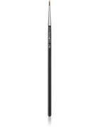 MAC Cosmetics Brush 210 Precise Eye Liner Brush čopič za ličenje oči 210S 1 kos