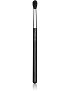 MAC Cosmetics Brush 224S Tapered Blending čopič za nanos senčil 224S 1 kos