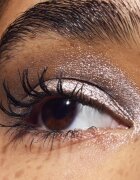 MAC Cosmetics Dazzleshadow Eyeshadow Stick kremasto senčila za oči v paličici odtenek Demure Diamonds 1.6 g