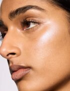 MAC Cosmetics Glow Play Bouncy Highlighter osvetljevalec odtenek Wind Chill 7.5 g