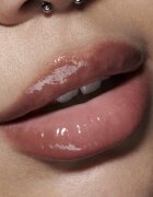 MAC Cosmetics Lipglass Air Mini vlažilni sijaj za ustnice odtenek Casual 2.6 ml