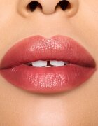 MAC Cosmetics Lustreglass Sheer-Shine Lipstick šminka z bleščečim finišem odtenek Kissing Strangers 3.5 g