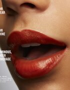 MAC Cosmetics Lustreglass Sheer-Shine Lipstick šminka z bleščečim finišem odtenek Kissing Strangers 3.5 g